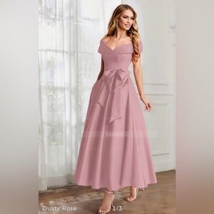 A-Line Off-The-Shoulder Satin Mother Of The Bride in Dusty Rose